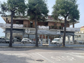 Furto notturno alla Tombolini Motor Company: rubate tre auto a Porto San Giorgio